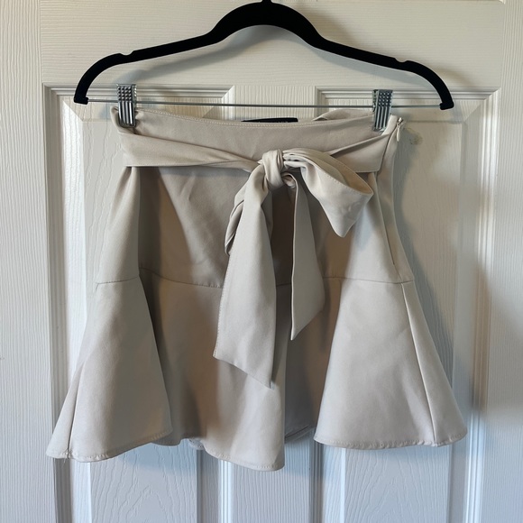 Zara bow trim skort - Picture 3 of 4